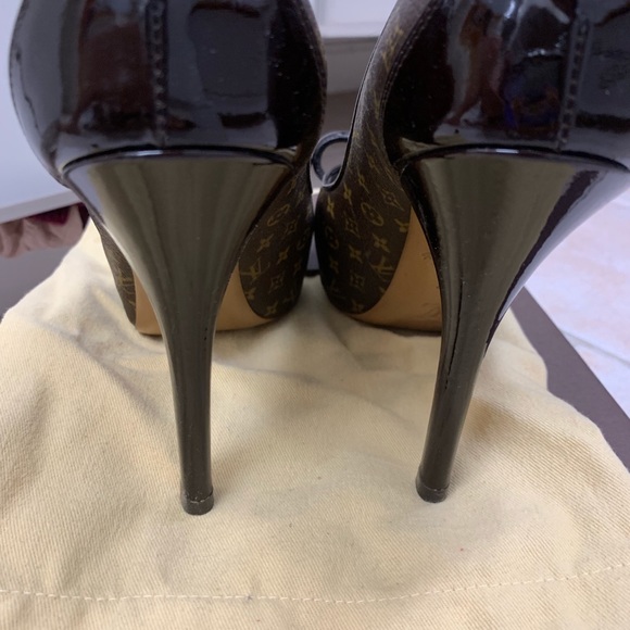 Louis Vuitton open toe pumps sz 7 - Picture 6 of 6